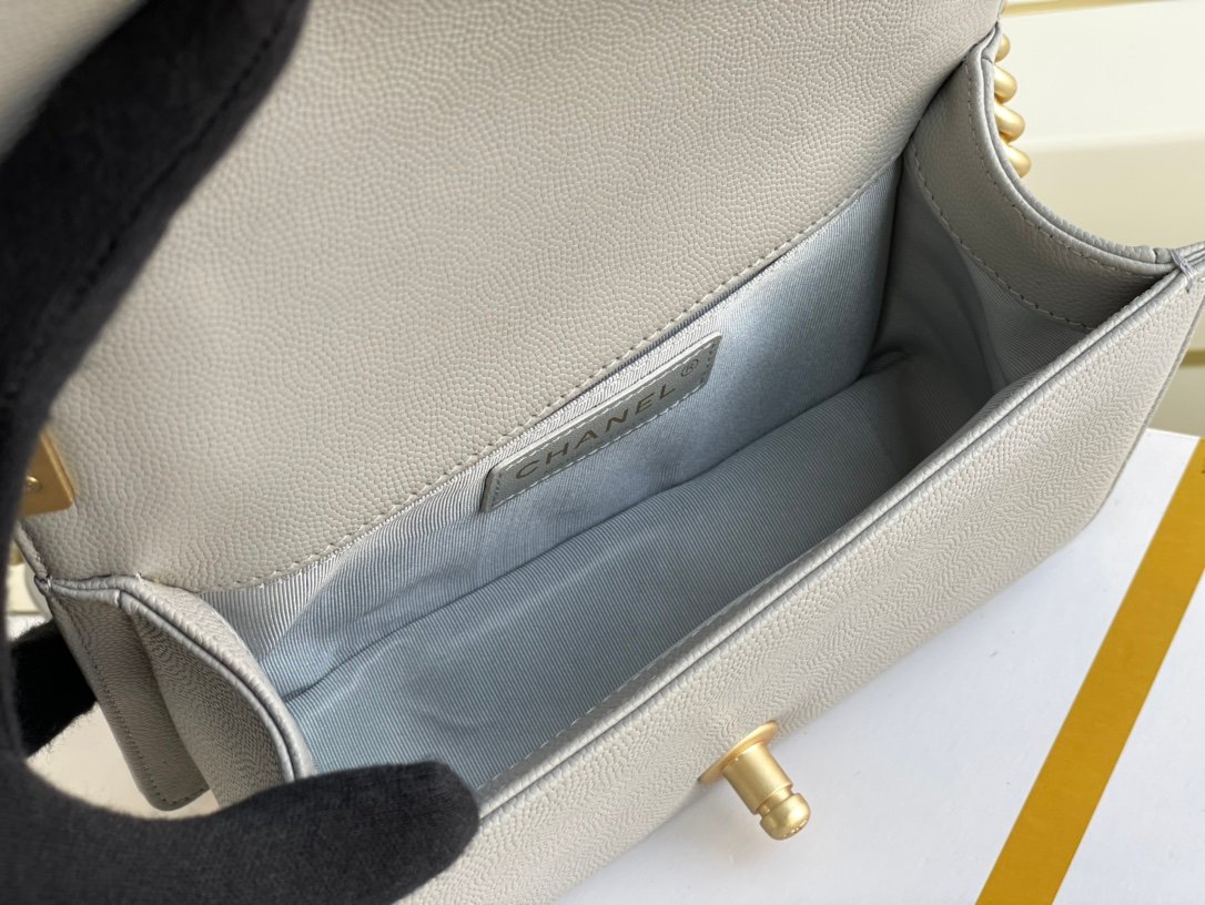 Ch@nel Boy Bag-Caviar-20CM - Image 4