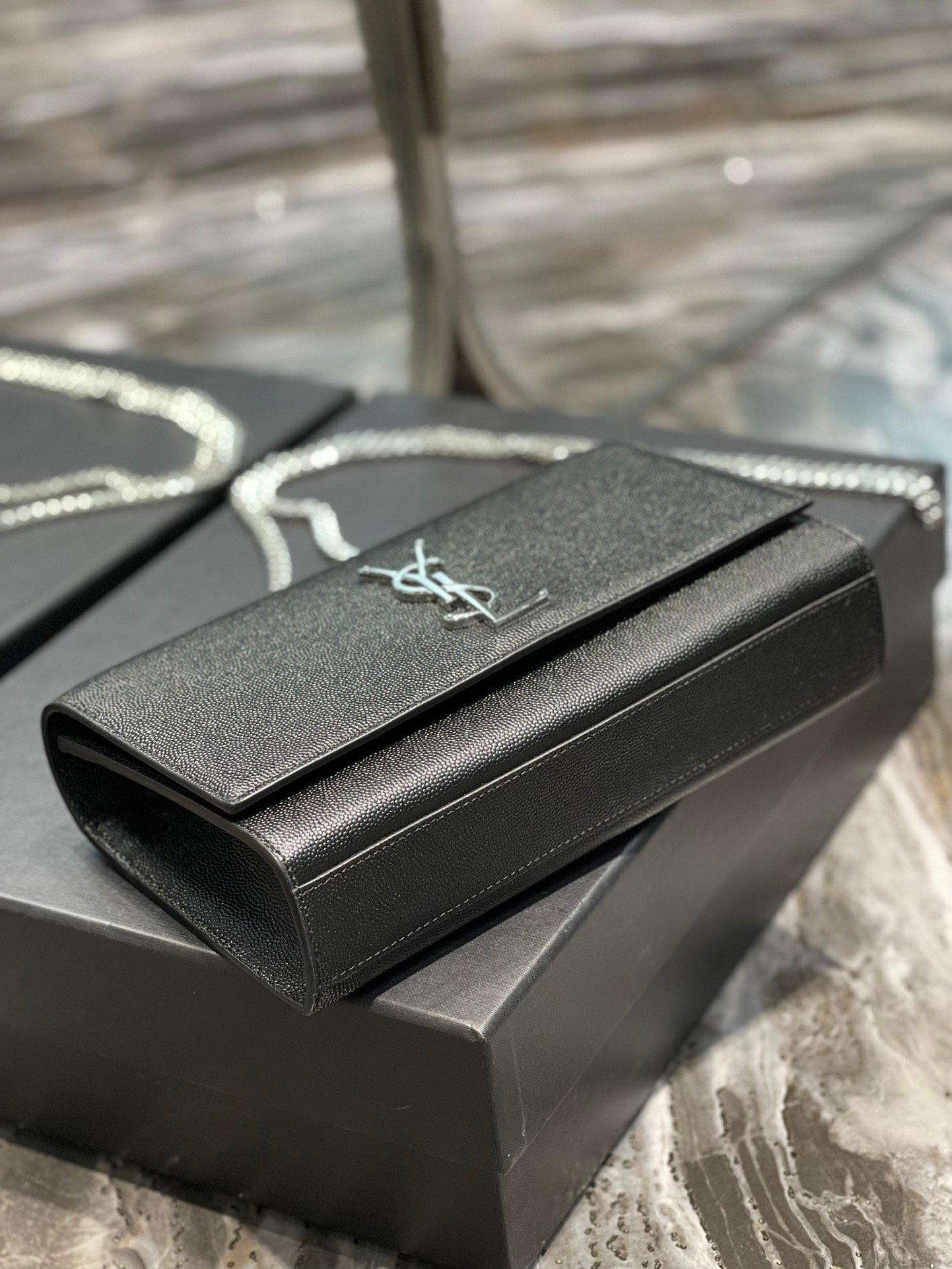 YSL Medium In Grain De Pouder Embossed Leather-24*14.5*5.5CM - Image 3