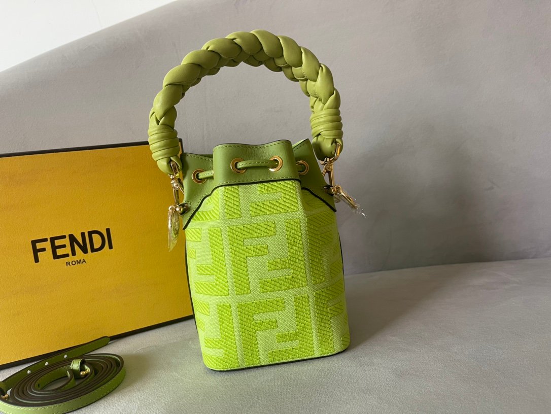 Fendi Mini Mon Tresor Bag -12x18x10CM - Image 5