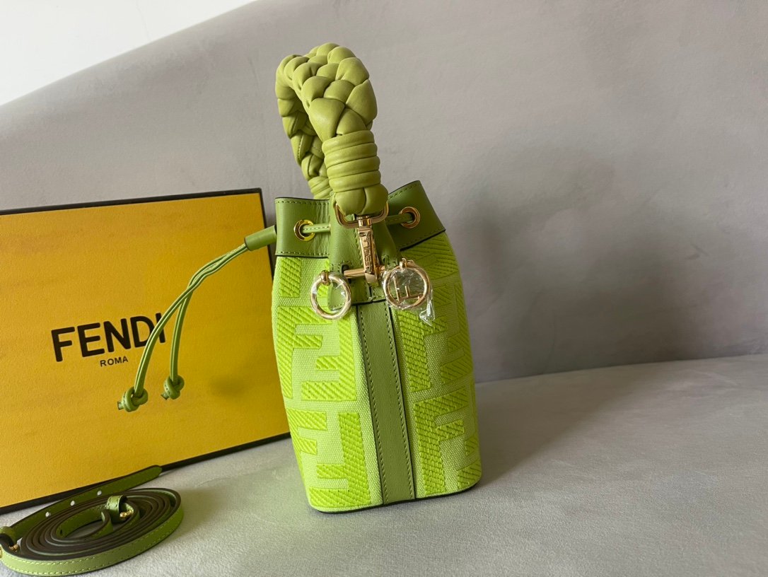 Fendi Mini Mon Tresor Bag -12x18x10CM - Image 4