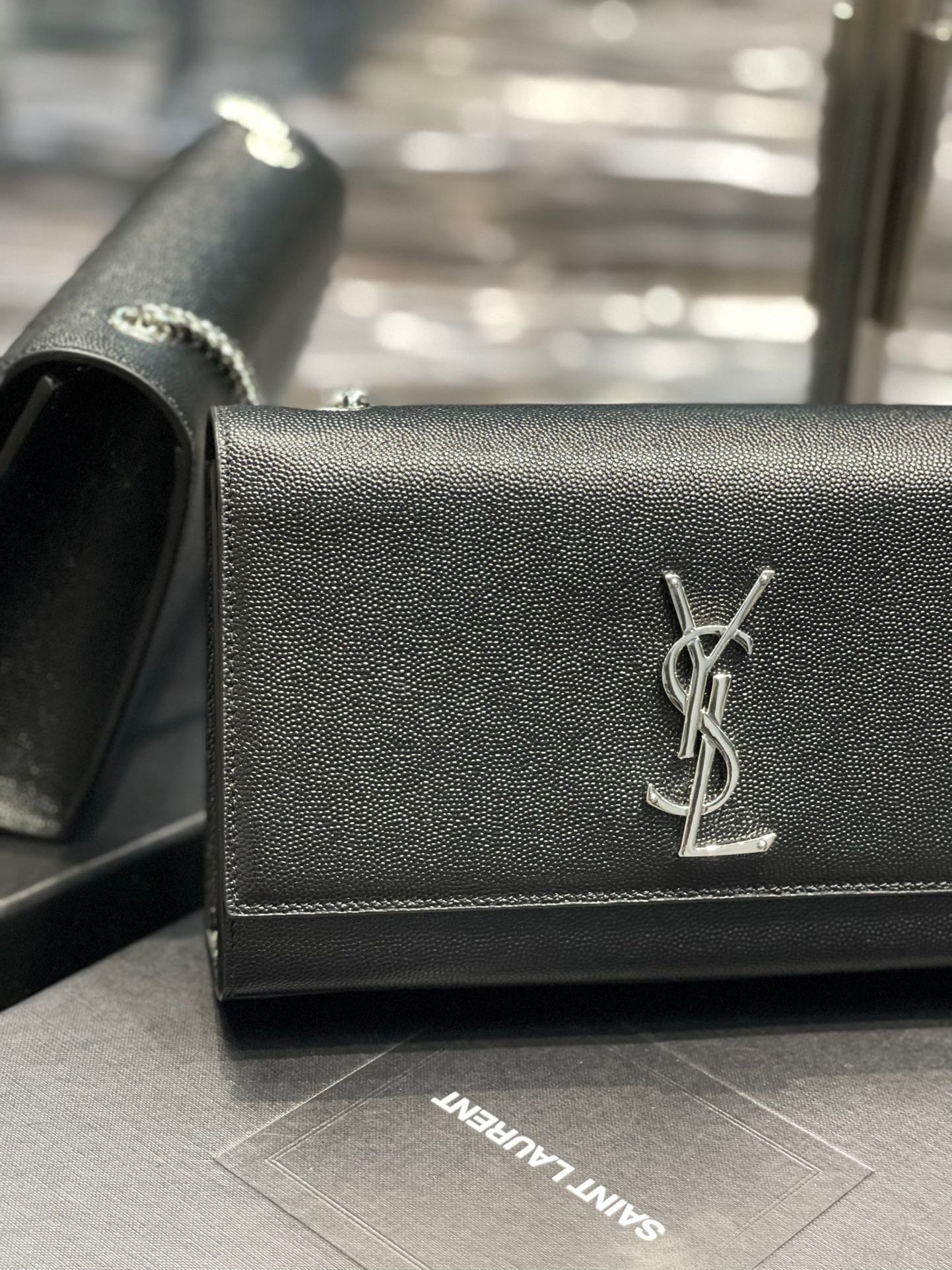 YSL Medium In Grain De Pouder Embossed Leather-24*14.5*5.5CM - Image 4