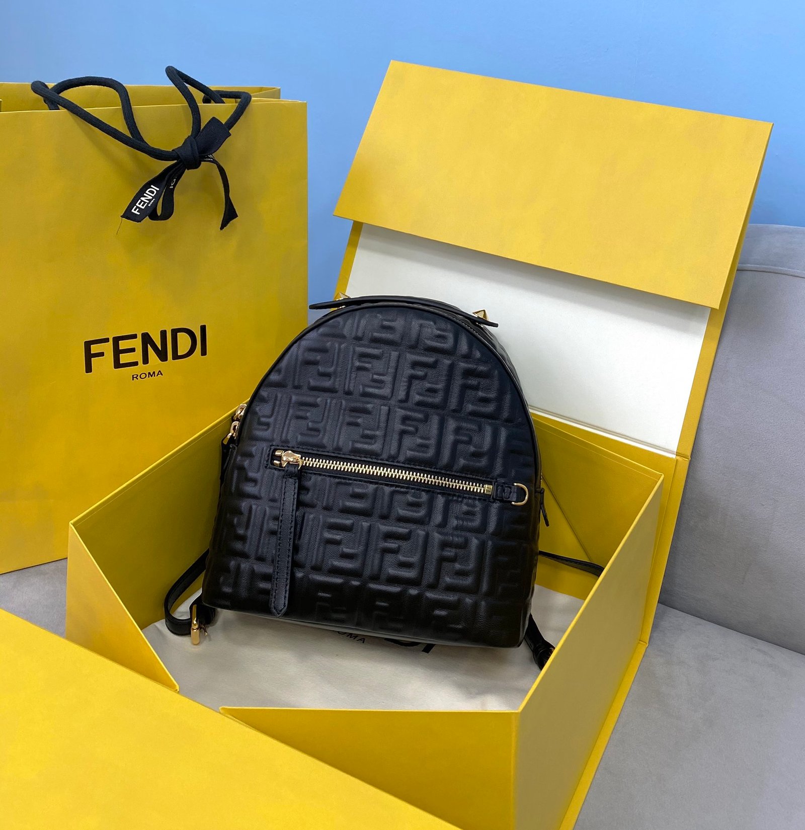 Fendi Backpack-22x10x22CM